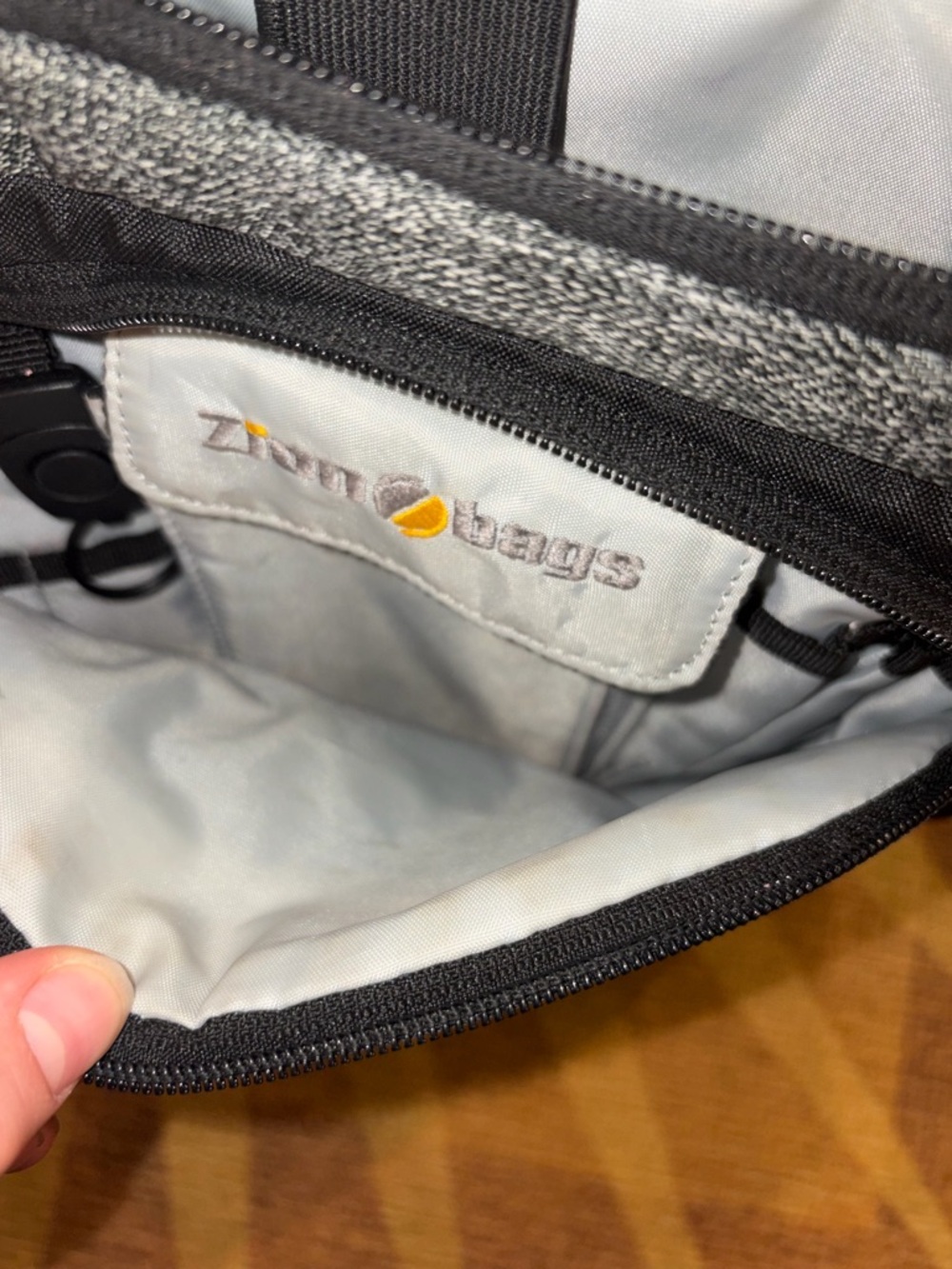 Urban Grey Messenger Bag for Men - Picture 4 of 7